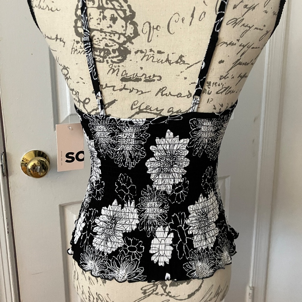 NWT! Cute Smocked Floral High-Necked Tank - Picture 6 of 11